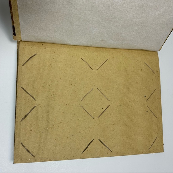 Hawaiian Souvenir Photo Album - Picture 8 of 9